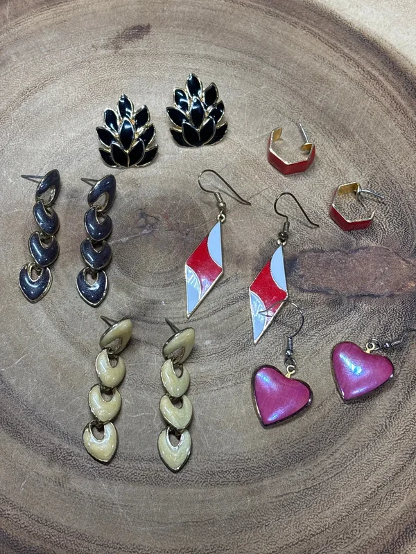 (A) Lot of Pierced Earrings