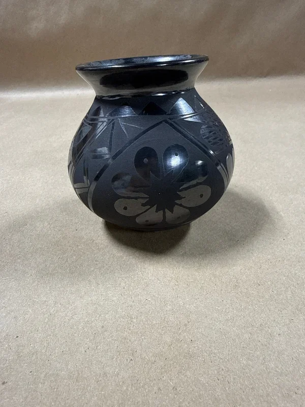 Aurelia Aldavarez Lopez Black Pottery Vase — Signed