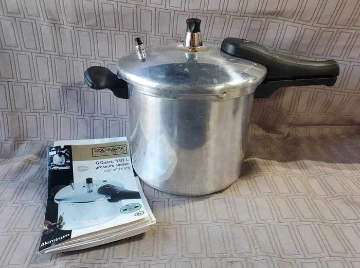 Denmark 6 Quart Aluminum Pressure Cooker