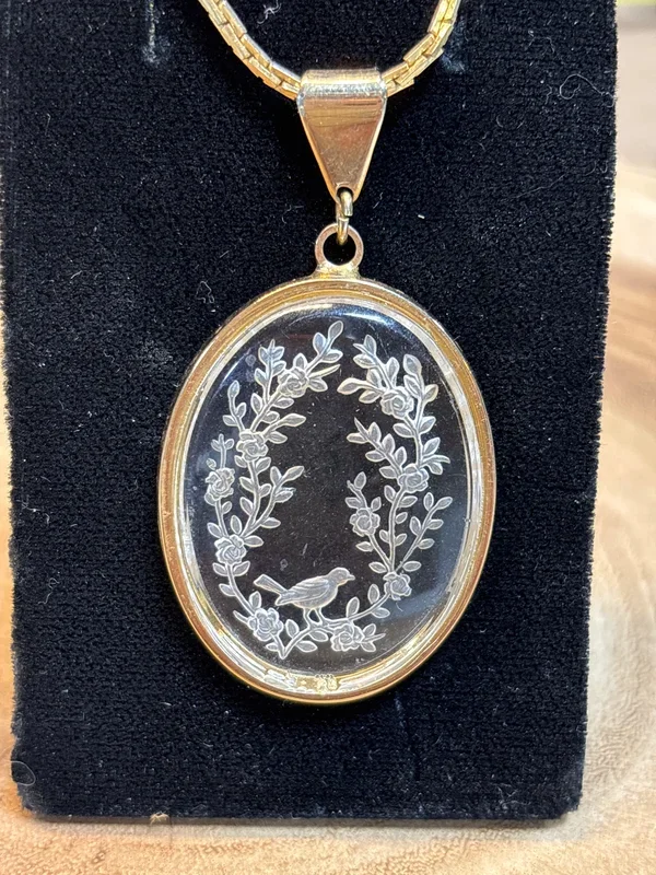Gold Tone Chain with Etched Bird/Vine Pendant