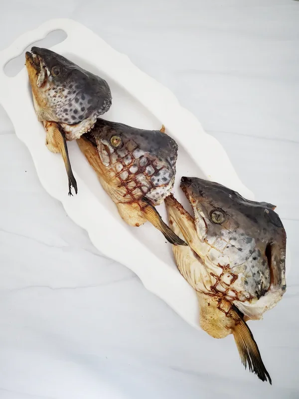 Salmon Head (2 Halves)